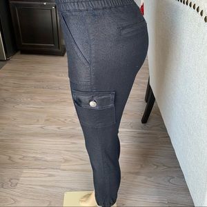 ✨❤️Black cargo faux leather look jogger pants 5/6❤️✨